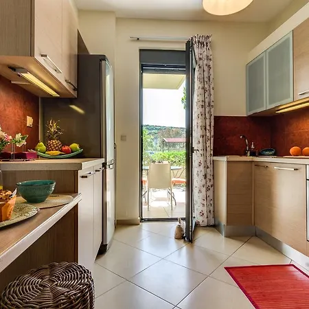 Apartment Chryssi Myhome *